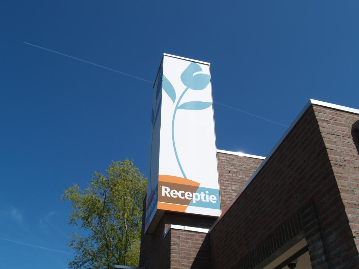 Hotel EuroParcs De Biesbosch Willemsdorp Exterior foto