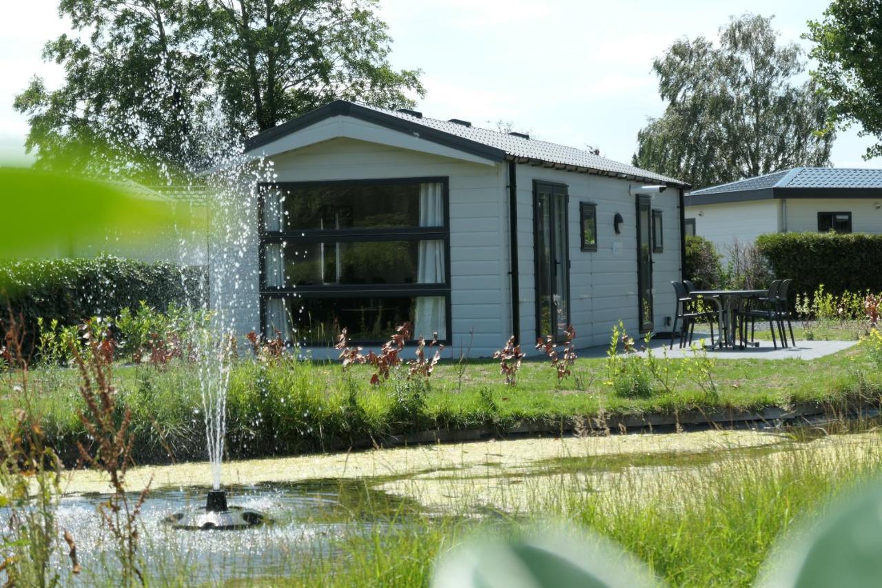Hotel EuroParcs De Biesbosch Willemsdorp Zimmer foto