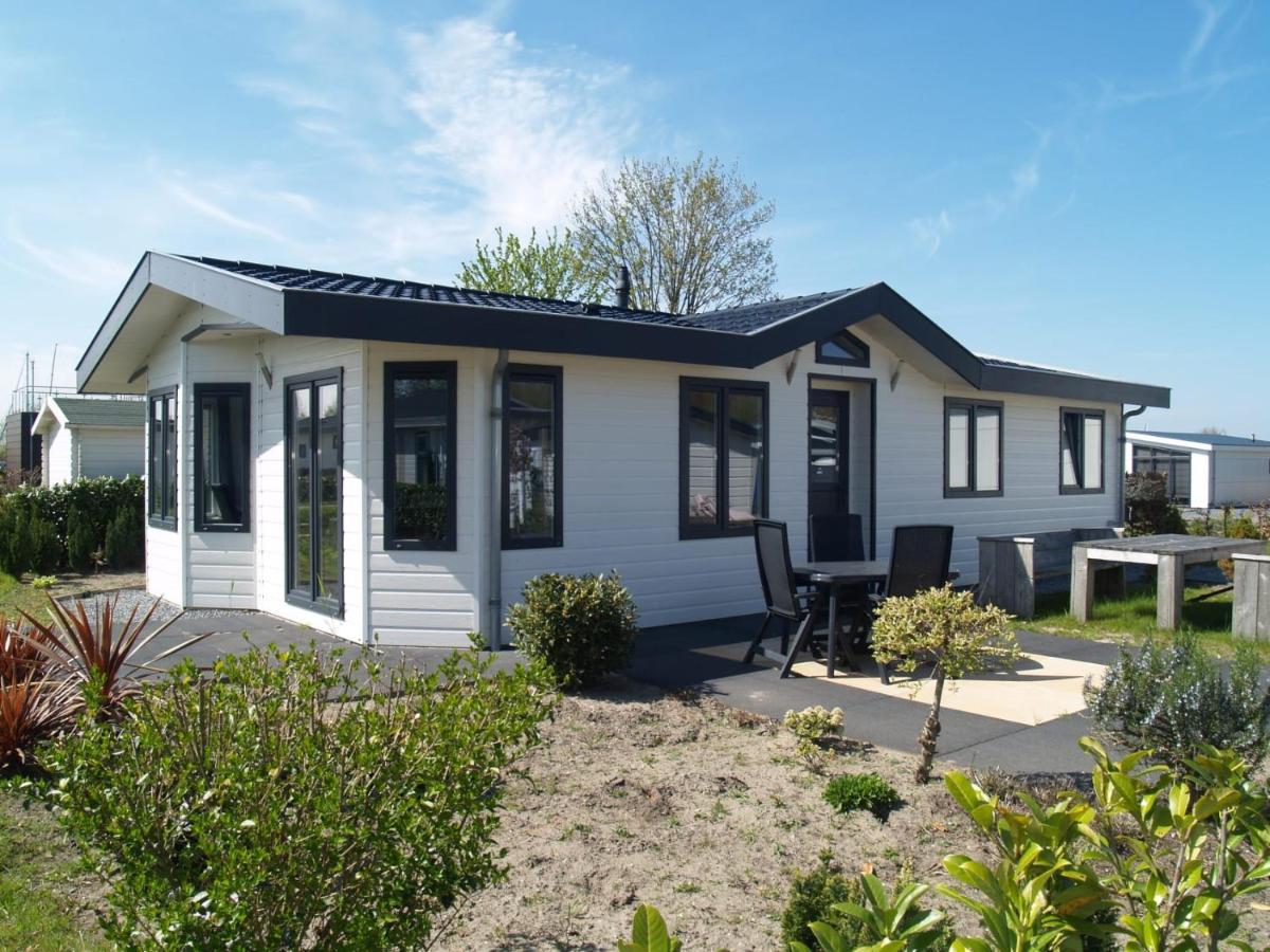 Hotel EuroParcs De Biesbosch Willemsdorp Zimmer foto
