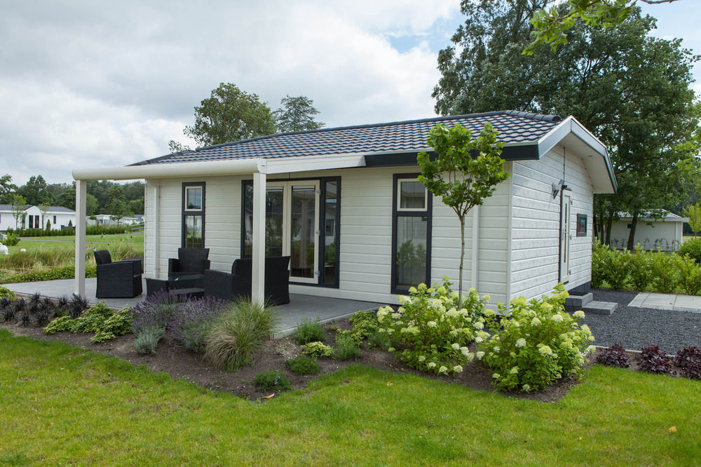 Hotel EuroParcs De Biesbosch Willemsdorp Exterior foto
