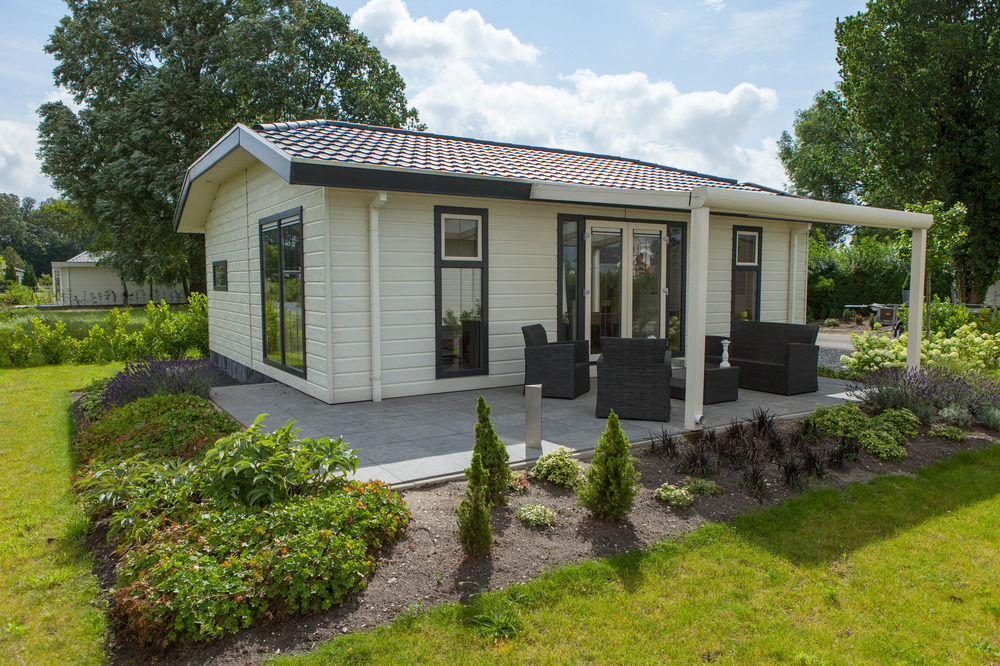 Hotel EuroParcs De Biesbosch Willemsdorp Exterior foto