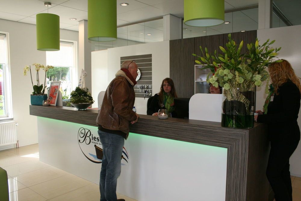 Hotel EuroParcs De Biesbosch Willemsdorp Exterior foto