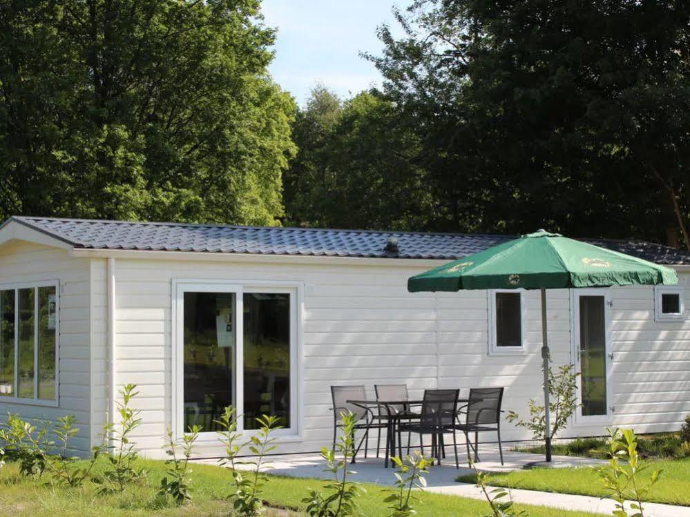 Hotel EuroParcs De Biesbosch Willemsdorp Exterior foto